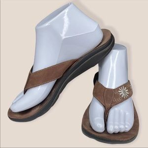 Chaco Floral Leather Women’s Flip Flops size 7